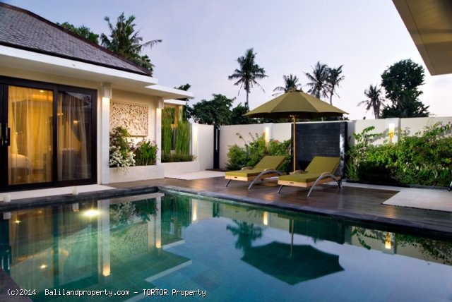 Freehold boutique villa resort for sale 9 villas