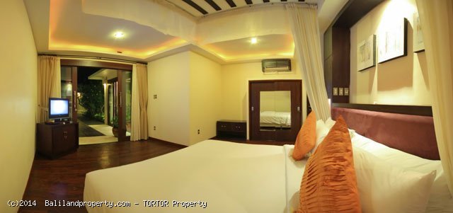 Freehold boutique villa resort for sale 9 villas