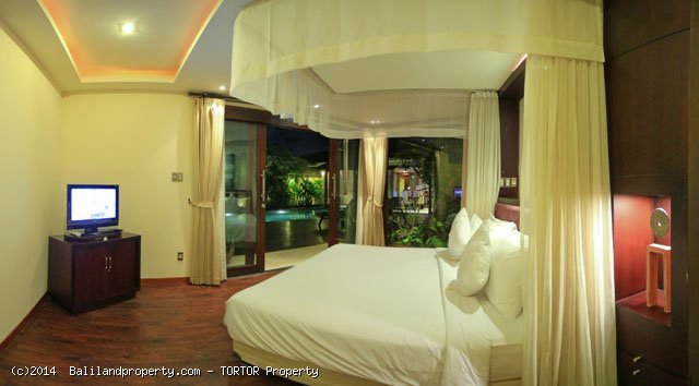 Freehold boutique villa resort for sale 9 villas
