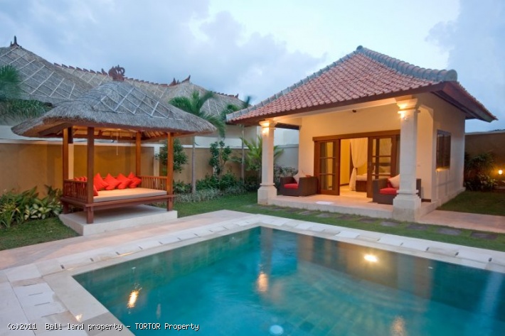 Luxury 4 bedroom villa for sale Seminyak pool bar Jacuzzi