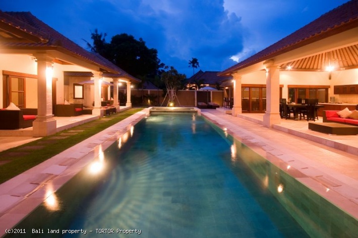 Luxury 4 bedroom villa for sale Seminyak pool bar Jacuzzi