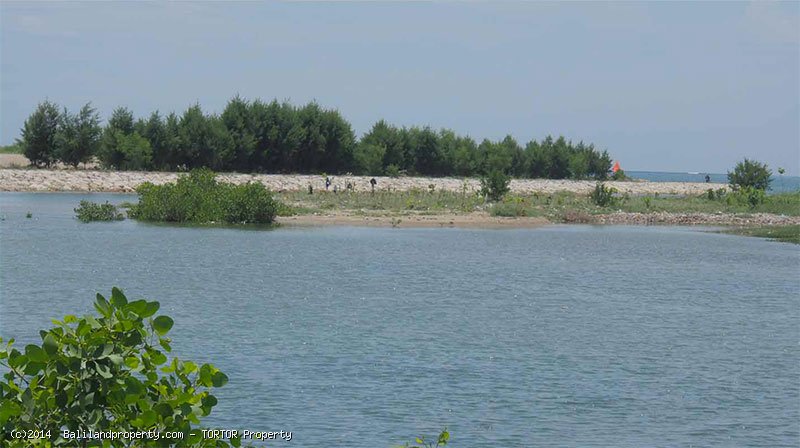 Freehold 700m2 plot near Mertasari beach