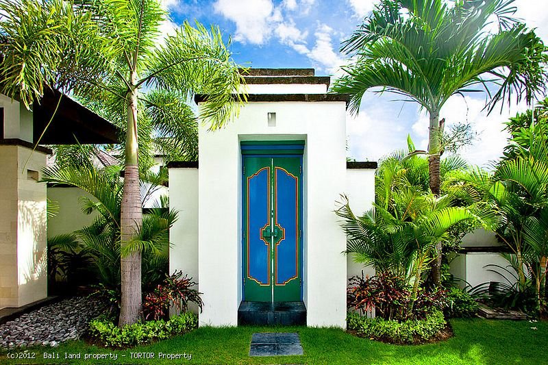 Luxury Bali waterfront villa 3 bedrooms jetty freehold real estate