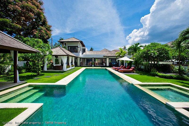 Luxury Bali waterfront villa 3 bedrooms jetty freehold real estate