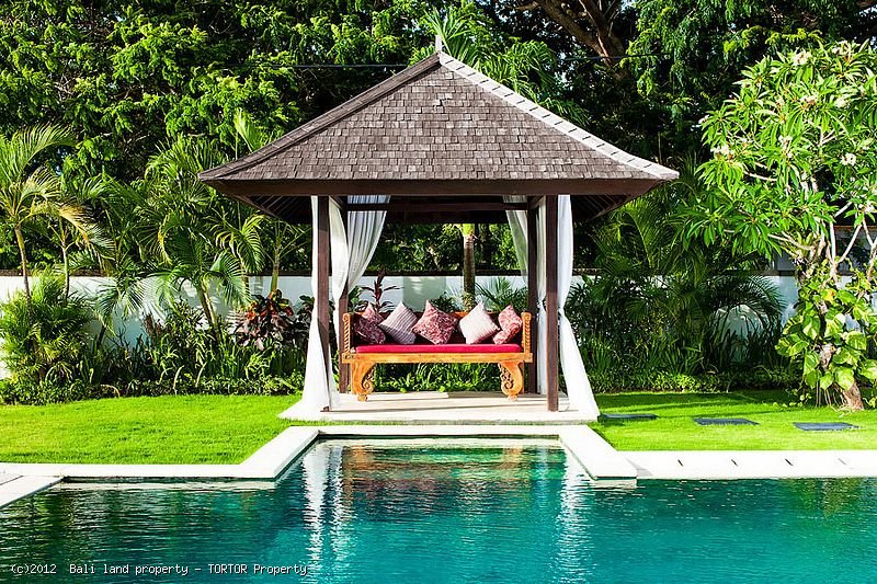 Luxury Bali waterfront villa 3 bedrooms jetty freehold real estate