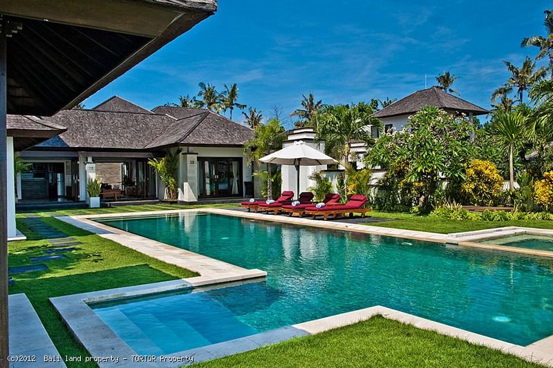Luxury Bali waterfront villa 3 bedrooms jetty freehold real estate