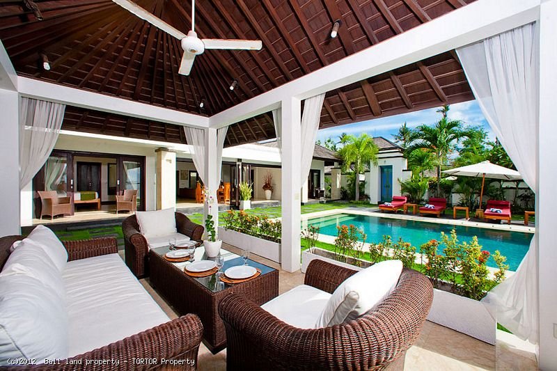 Luxury Bali waterfront villa 3 bedrooms jetty freehold real estate
