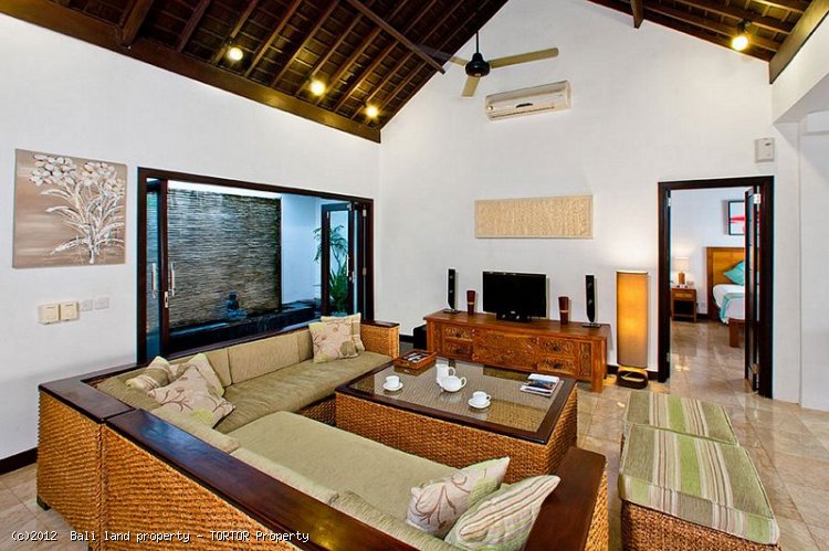 Luxury Bali waterfront villa 3 bedrooms jetty freehold real estate