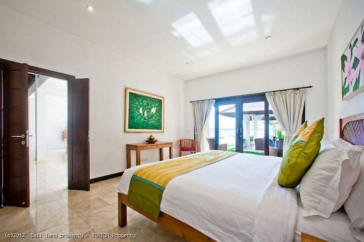 Luxury Bali waterfront villa 3 bedrooms jetty freehold real estate