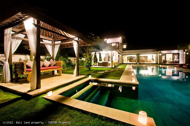 Luxury Bali waterfront villa 3 bedrooms jetty freehold real estate