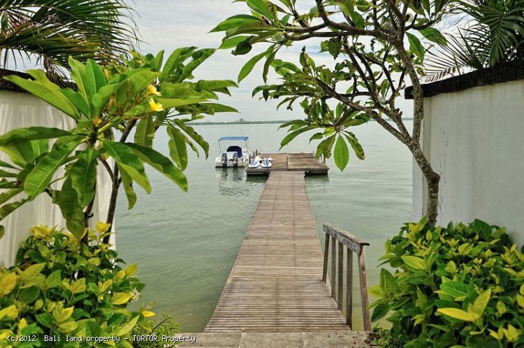 Luxury Bali waterfront villa 3 bedrooms jetty freehold real estate
