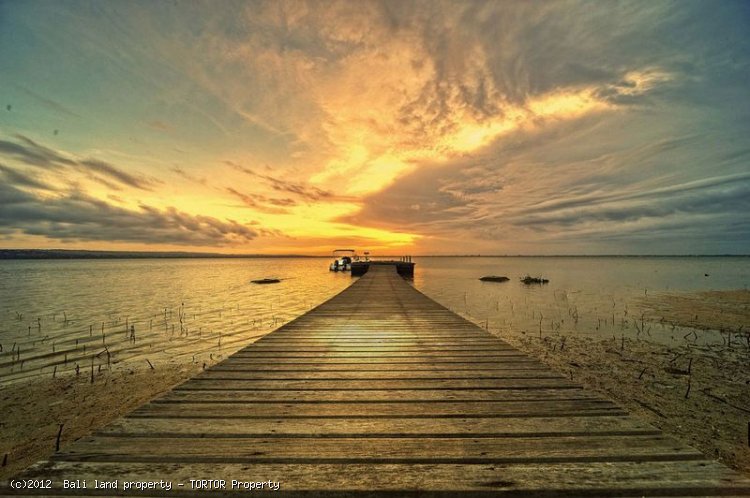 Luxury Bali waterfront villa 3 bedrooms jetty freehold real estate