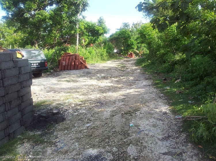 New 4 bedroom property with pool 500m2