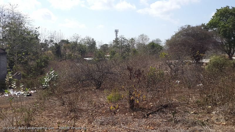 Small 200m2 plot in Jimbaran for quick sale