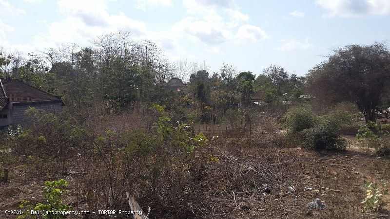 Small 200m2 plot in Jimbaran for quick sale