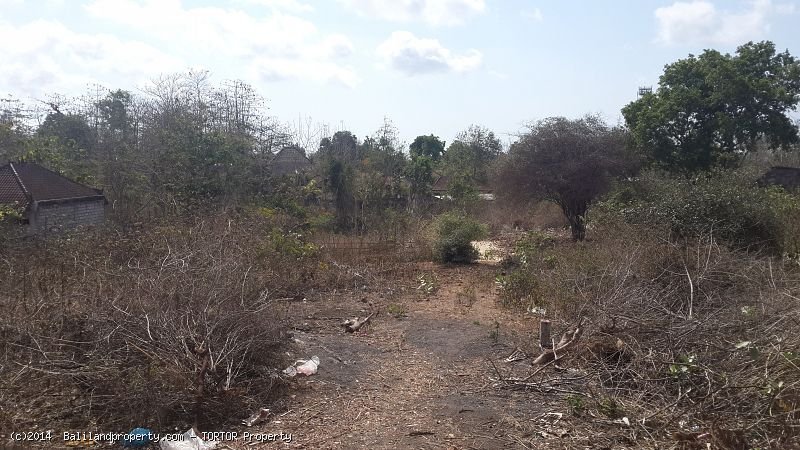 Small 200m2 plot in Jimbaran for quick sale