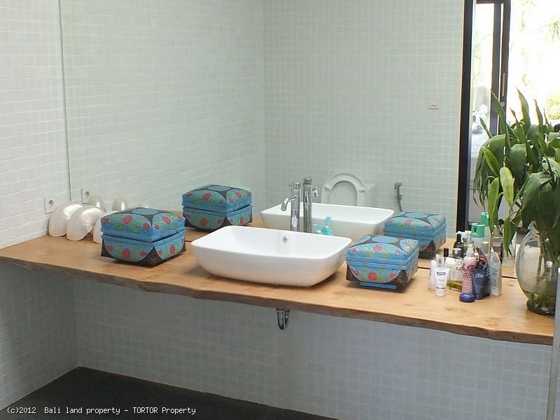 Freehold 2 bedroom villa on 400m2 green belt views