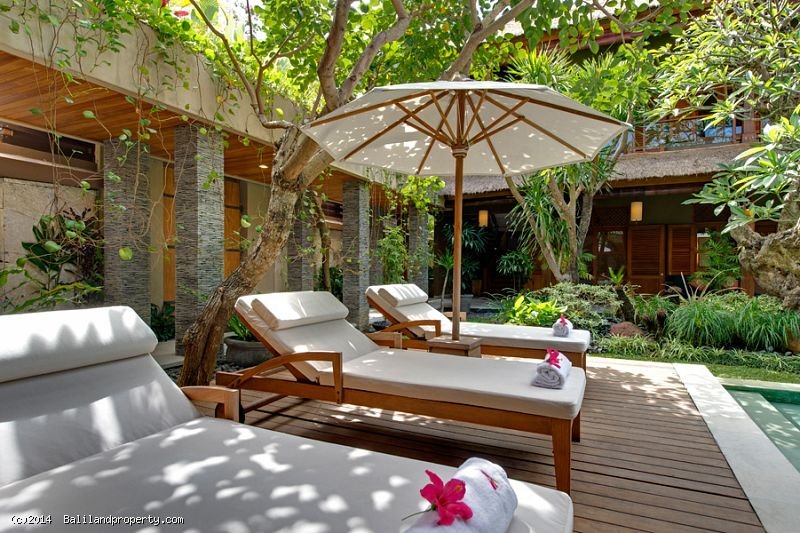 Freehold 4 bedroom villa home on 800m2