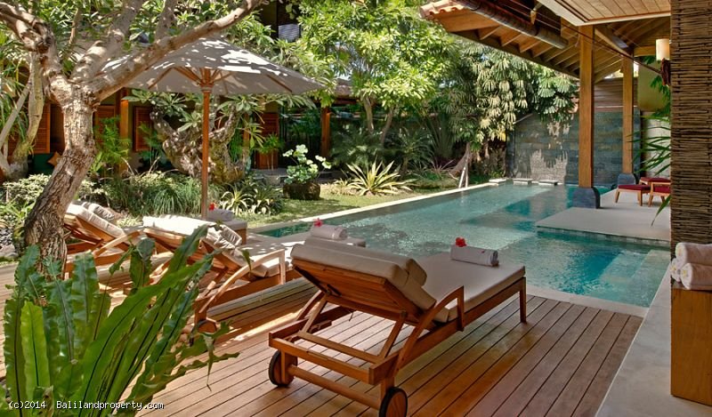 Freehold 4 bedroom villa home on 800m2