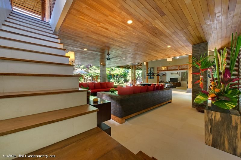 Freehold 4 bedroom villa home on 800m2