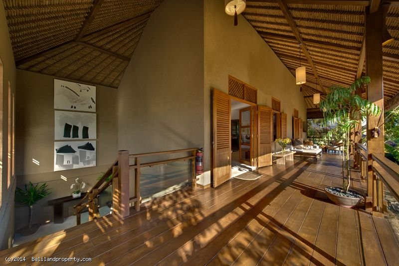 Freehold 4 bedroom villa home on 800m2