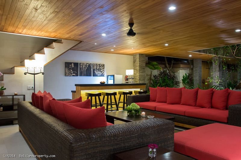 Freehold 4 bedroom villa home on 800m2