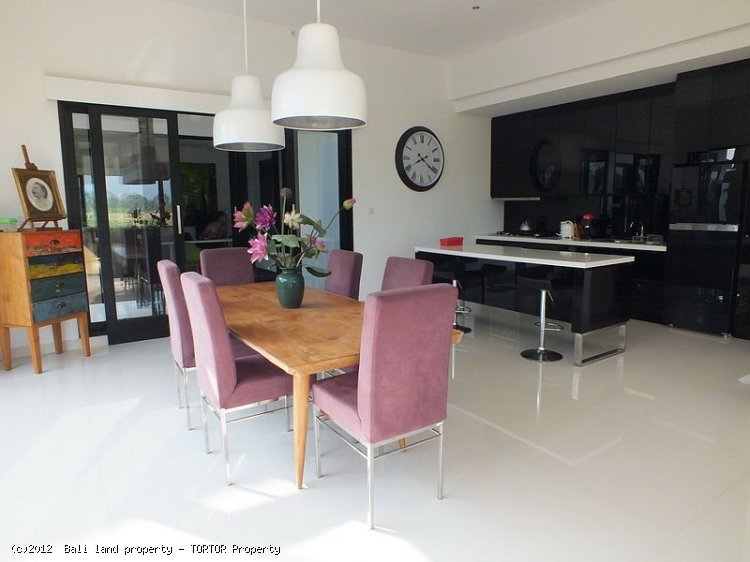 Freehold 2 bedroom villa on 400m2 green belt views