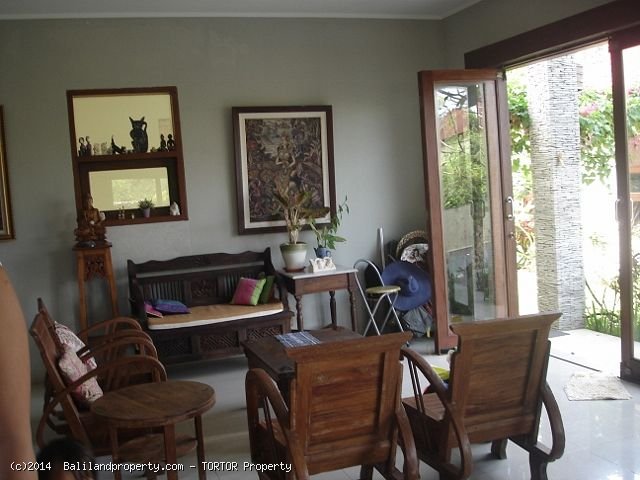 Villa with 3 bedrooms on 2400m2 land with views