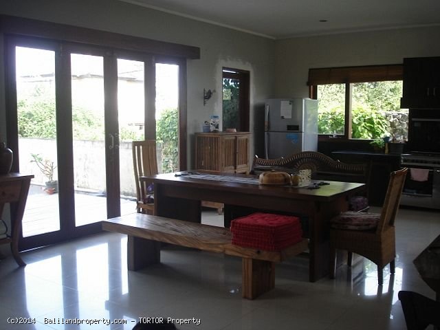 Villa with 3 bedrooms on 2400m2 land with views