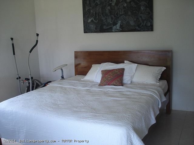 Villa with 3 bedrooms on 2400m2 land with views