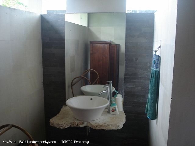 Villa with 3 bedrooms on 2400m2 land with views