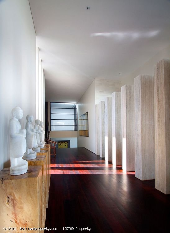 Exclusive freehold beachfront 6 suite villa estate