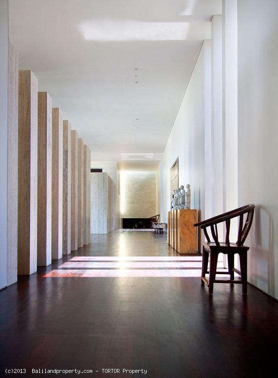 Exclusive freehold beachfront 6 suite villa estate