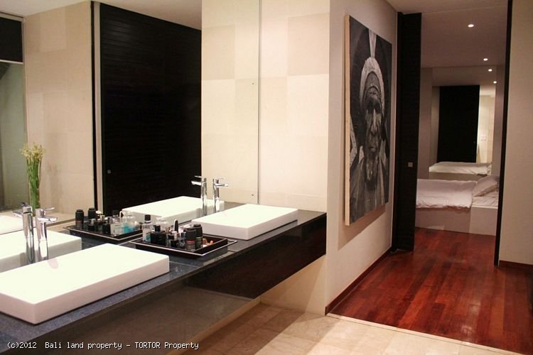 Bali Umalas 3 bedroom for lease near horse stables
