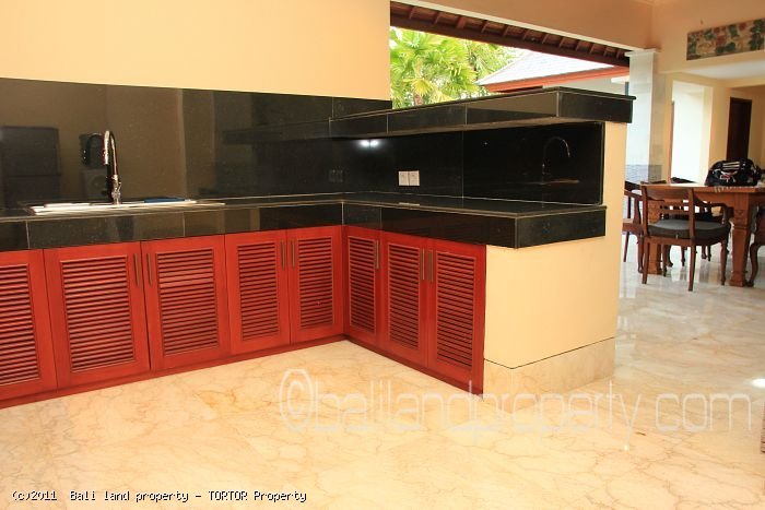 Bali villa Batur for yearly lease in Canggu 3 bedrooms pool