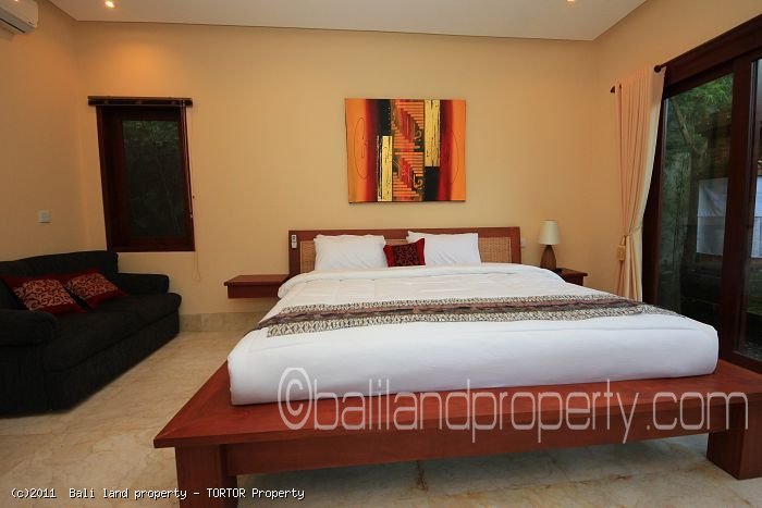 Bali villa Batur for yearly lease in Canggu 3 bedrooms pool