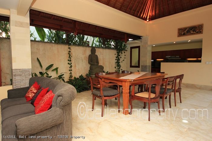 Bali villa Batur for yearly lease in Canggu 3 bedrooms pool
