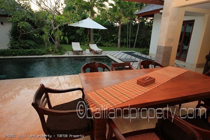 Bali villa Batur for yearly lease in Canggu 3 bedrooms pool