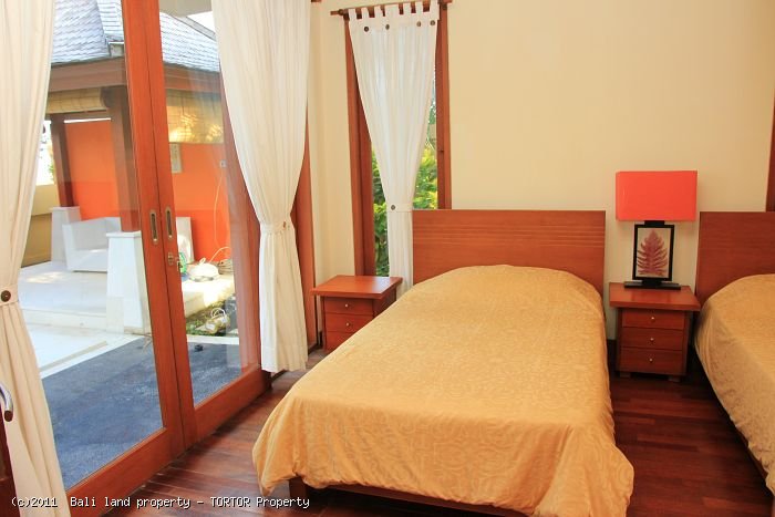 Bali 3 bedroom freehold villa 2 floors private pool ocean views