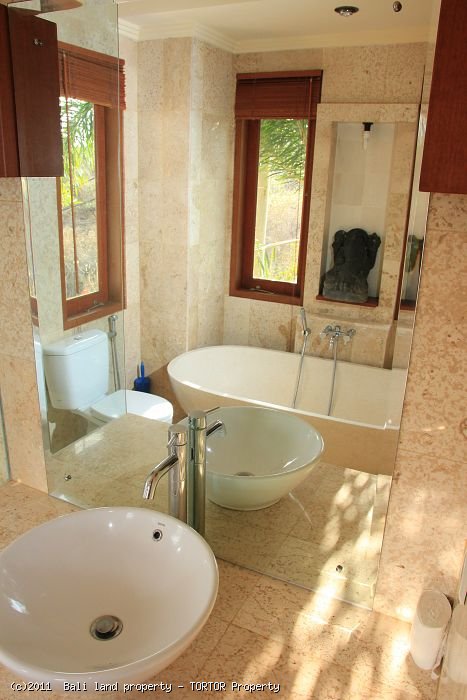 Bali 3 bedroom freehold villa 2 floors private pool ocean views