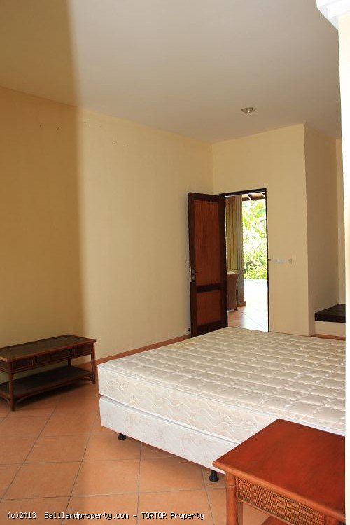 villa 2 bedroom with pool on 600m2 leasehold sale