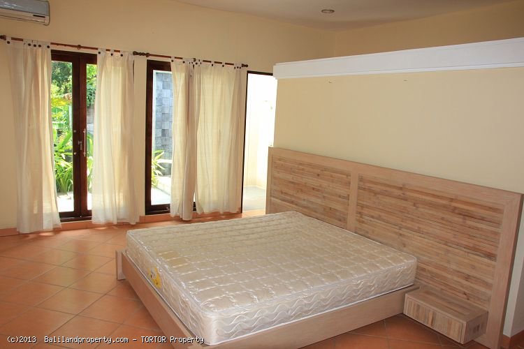 villa 2 bedroom with pool on 600m2 leasehold sale