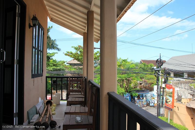 Licenced cafe restaurant apartment for sale
