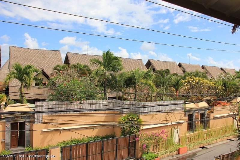 Licenced cafe restaurant apartment for sale