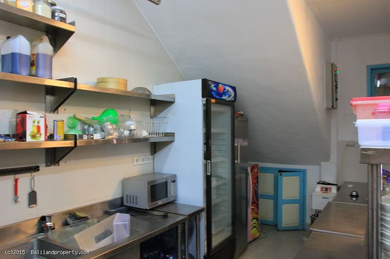 Licenced cafe restaurant apartment for sale