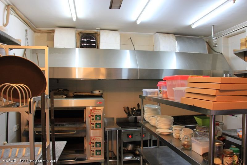 Licenced cafe restaurant apartment for sale