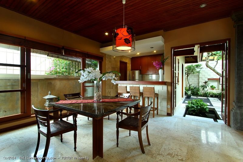 Country villa on 3 floors 4 bedrooms stunning views