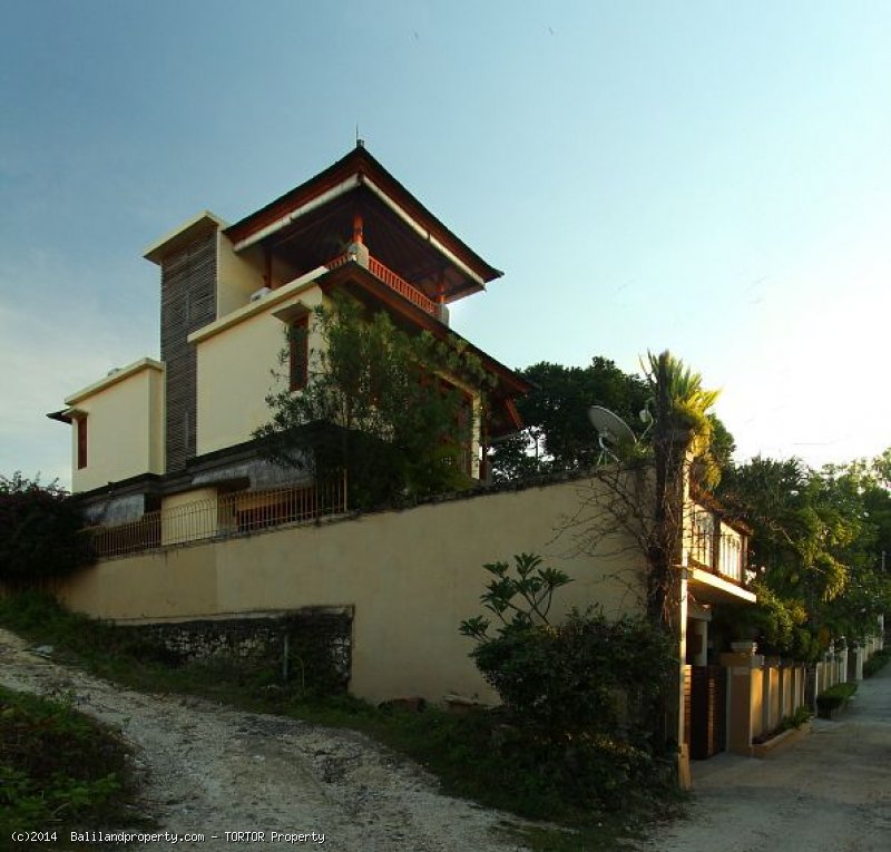 Country villa on 3 floors 4 bedrooms stunning views