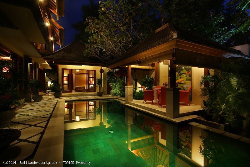 Country villa on 3 floors 4 bedrooms stunning views