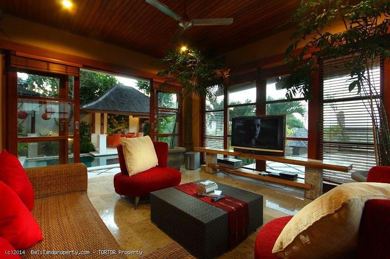 Country villa on 3 floors 4 bedrooms stunning views